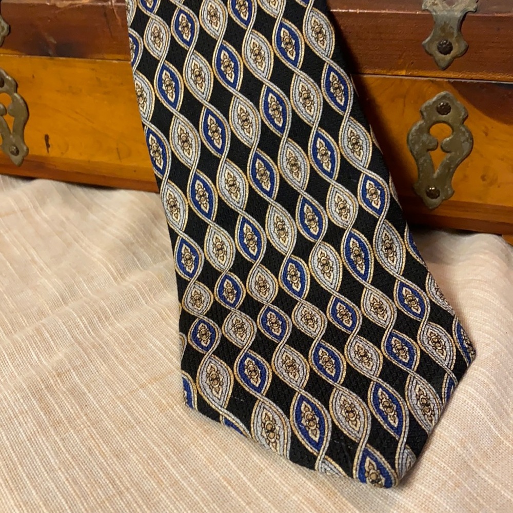 Club CR Room 100% silk tie